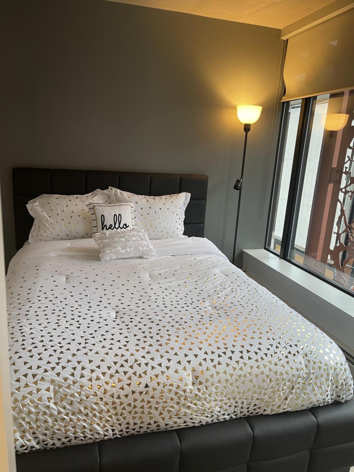 Downtown Luxe Apartment Ванкувър Екстериор снимка